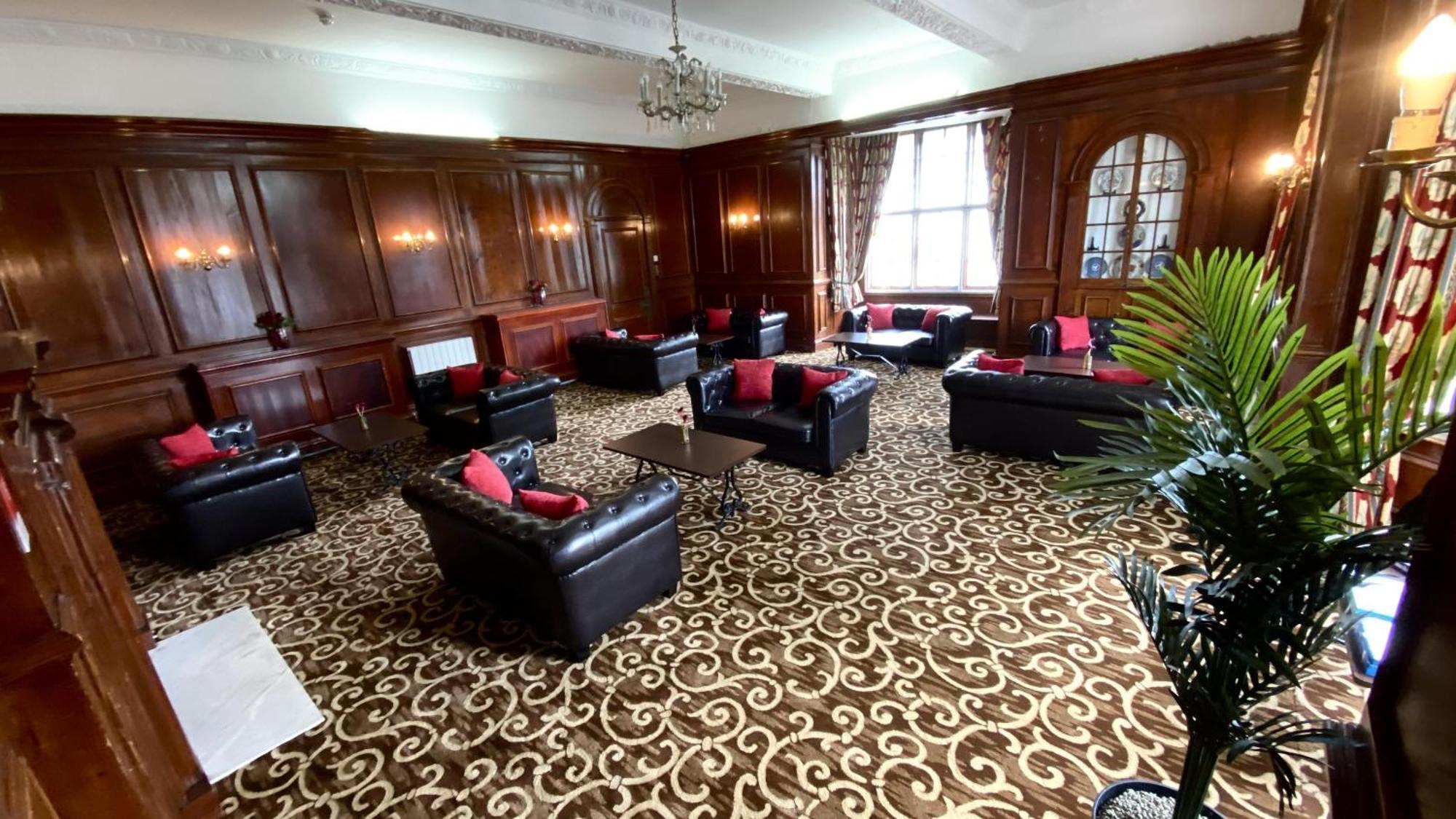 Russ Hill Hotel Charlwood Eksteriør bilde
