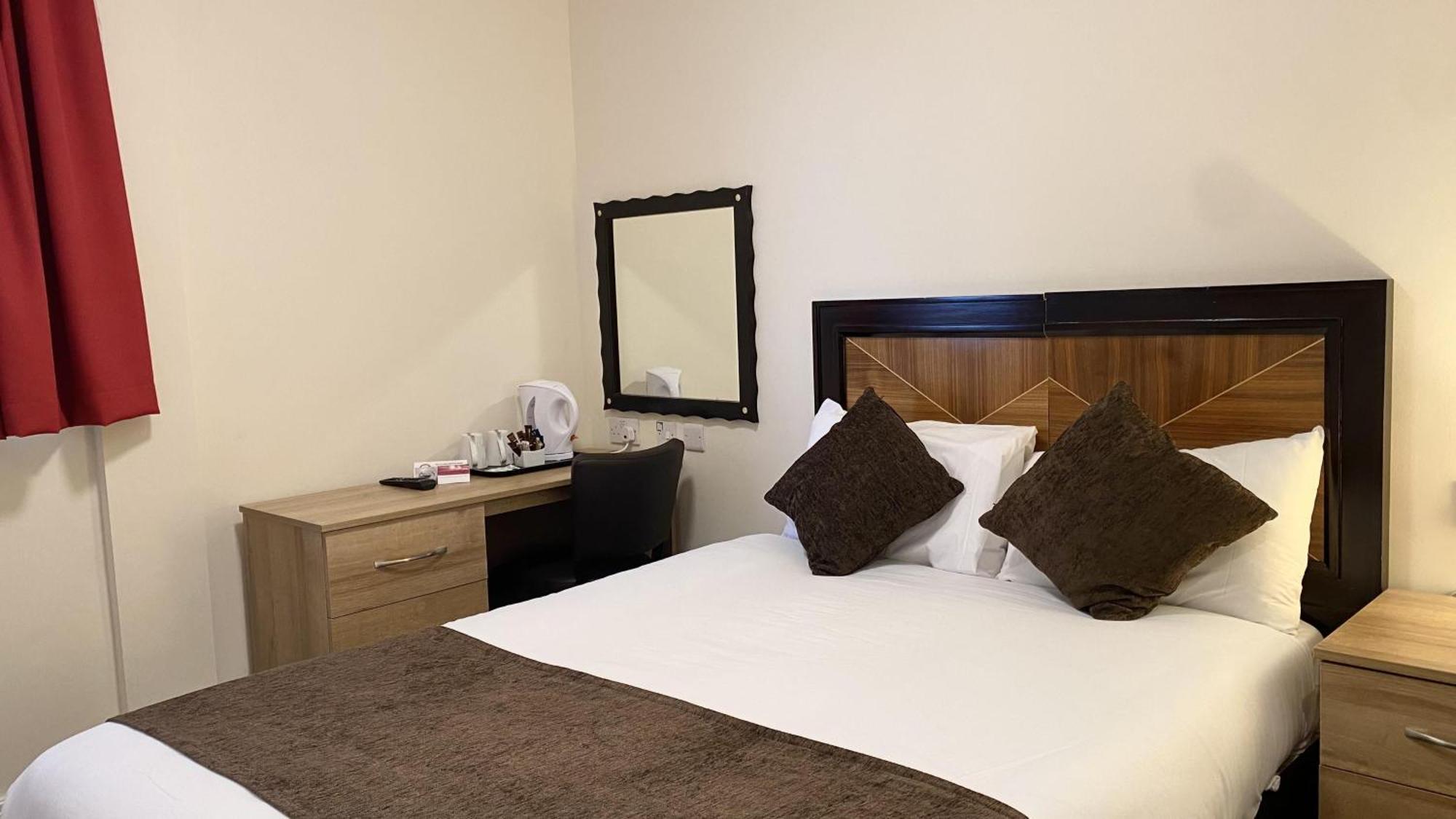 Russ Hill Hotel Charlwood Rom bilde