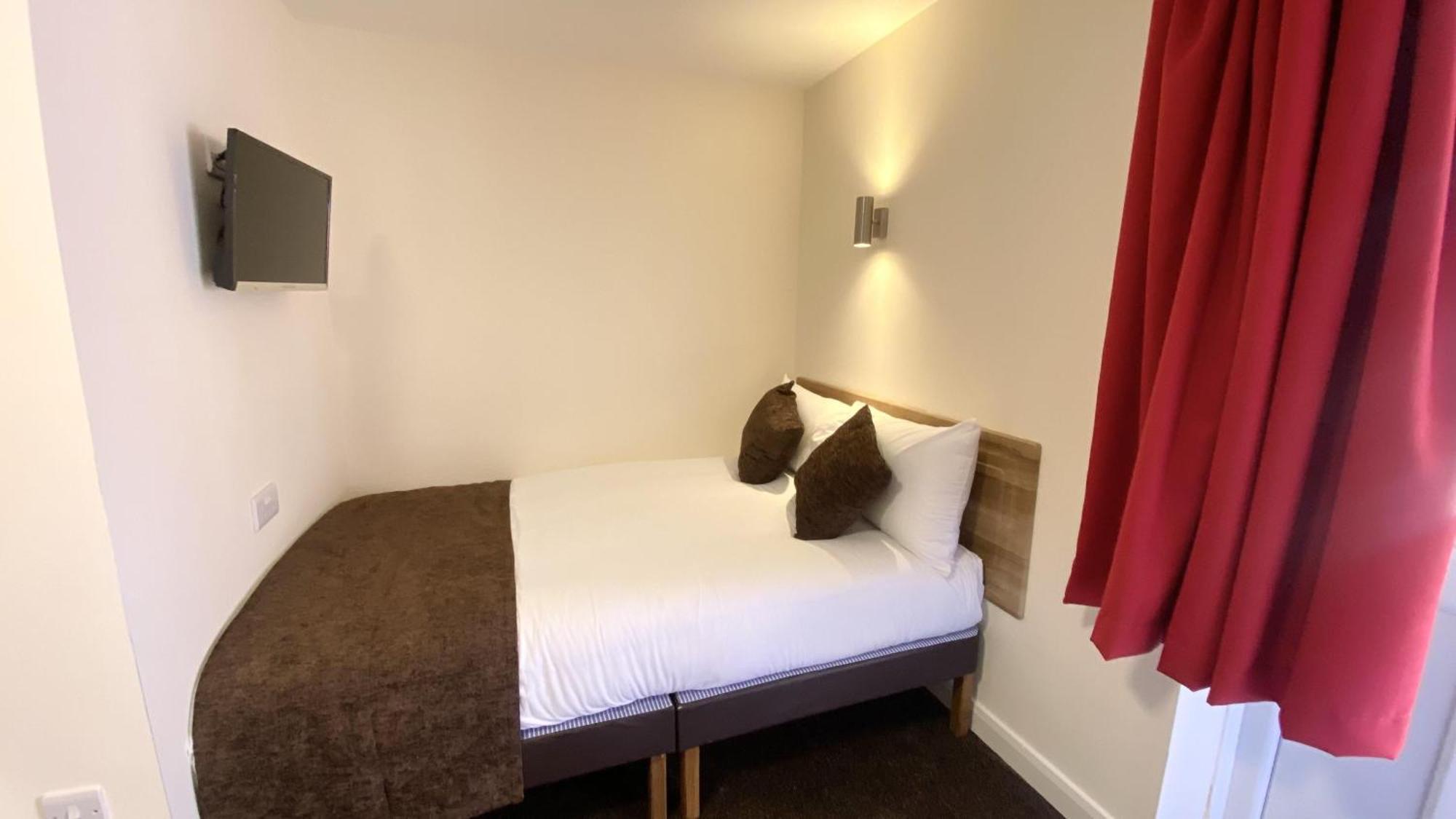Russ Hill Hotel Charlwood Rom bilde